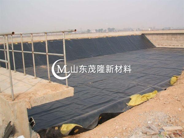 土工膜具有很好的反濾隔離功能