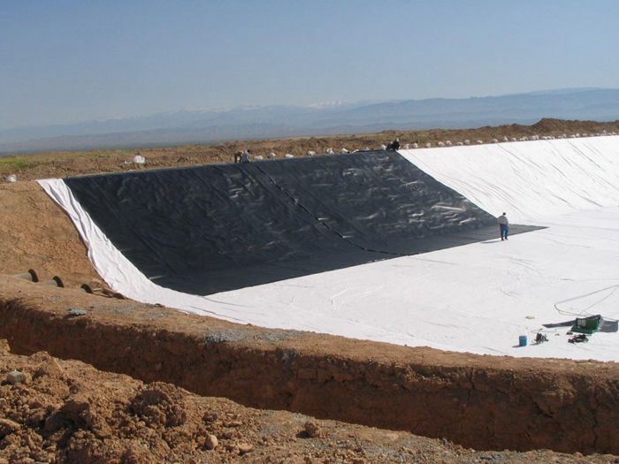 魚(yú)塘防滲膜一畝多少錢(qián)