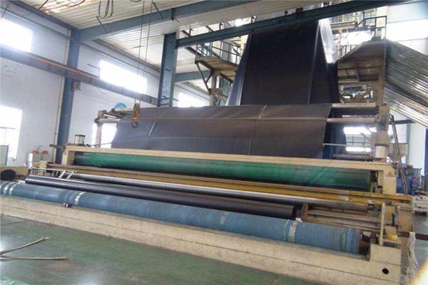 HDPE土工膜生產的時候為什么會有臭味? 第2張