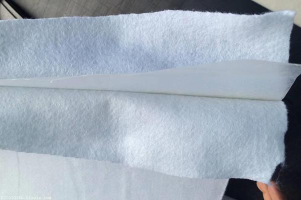 復合土工膜粘接寬度受影響的原因有哪些？  第1張