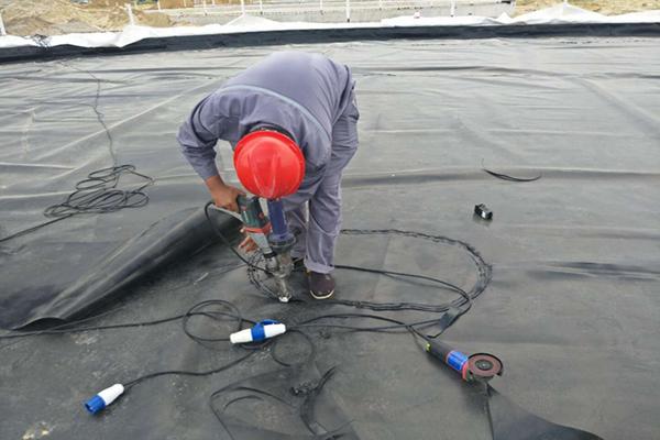 土工膜焊接機使用指南：專業(yè)操作與高效焊接  第3張