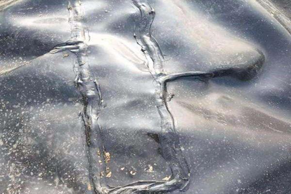 土工膜開(kāi)裂的原因  第2張