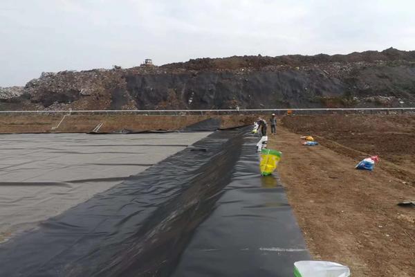 土工膜可以使用結(jié)構(gòu)膠補(bǔ)洞嗎 第1張