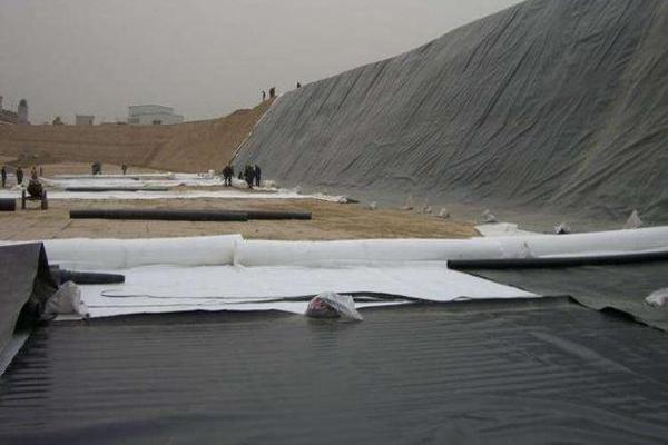 魚塘可以使用土工膜與水泥毯搭配鋪設嗎 第3張