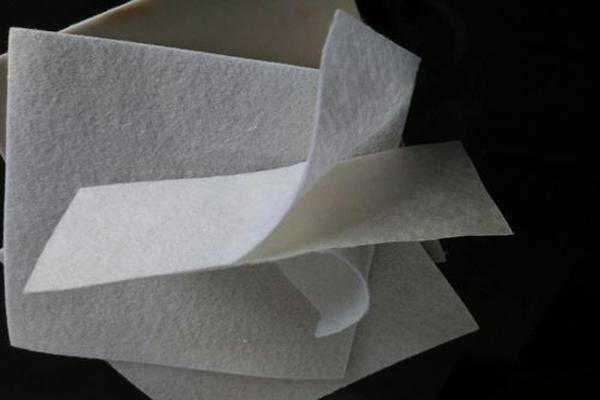 復合土工膜下層土工布需要縫合嗎  第1張